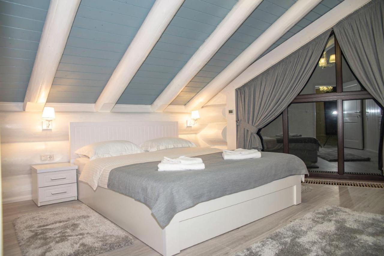 Adele Apartment *